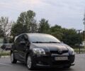Черный Тойота Аурис, объемом двигателя 2 л и пробегом 167 тыс. км за 6200 $, фото 1 на Automoto.ua