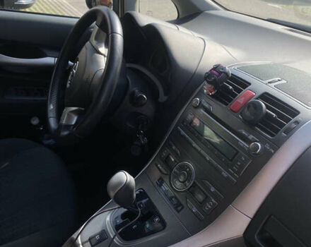 Черный Тойота Аурис, объемом двигателя 1.6 л и пробегом 169 тыс. км за 7500 $, фото 16 на Automoto.ua