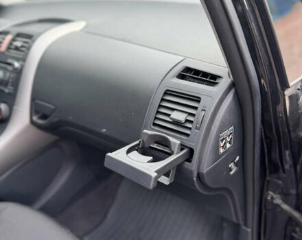 Черный Тойота Аурис, объемом двигателя 1.6 л и пробегом 301 тыс. км за 5999 $, фото 21 на Automoto.ua