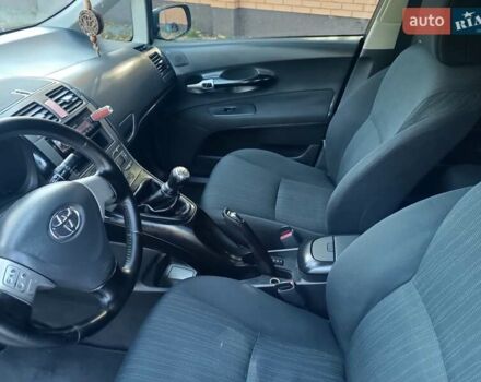Черный Тойота Аурис, объемом двигателя 1.6 л и пробегом 199 тыс. км за 5950 $, фото 6 на Automoto.ua