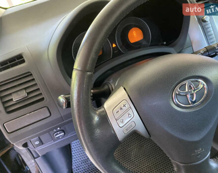 Чорний Тойота Ауріс, об'ємом двигуна 2.2 л та пробігом 240 тис. км за 6800 $, фото 31 на Automoto.ua