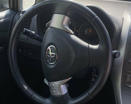 Черный Тойота Аурис, объемом двигателя 1.6 л и пробегом 169 тыс. км за 7500 $, фото 22 на Automoto.ua