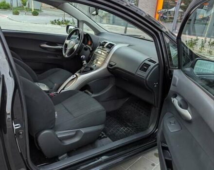 Черный Тойота Аурис, объемом двигателя 2 л и пробегом 167 тыс. км за 6200 $, фото 16 на Automoto.ua