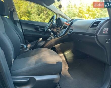 Черный Тойота Аурис, объемом двигателя 1.6 л и пробегом 199 тыс. км за 5950 $, фото 30 на Automoto.ua