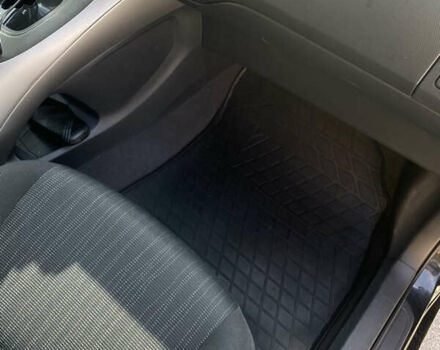 Черный Тойота Аурис, объемом двигателя 1.6 л и пробегом 169 тыс. км за 7500 $, фото 17 на Automoto.ua