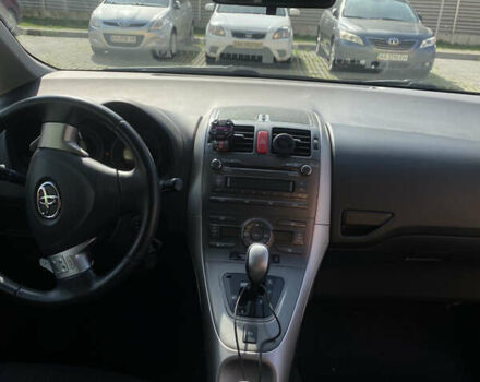Черный Тойота Аурис, объемом двигателя 1.6 л и пробегом 169 тыс. км за 7500 $, фото 20 на Automoto.ua