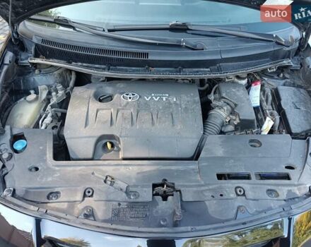 Черный Тойота Аурис, объемом двигателя 1.6 л и пробегом 199 тыс. км за 5950 $, фото 34 на Automoto.ua