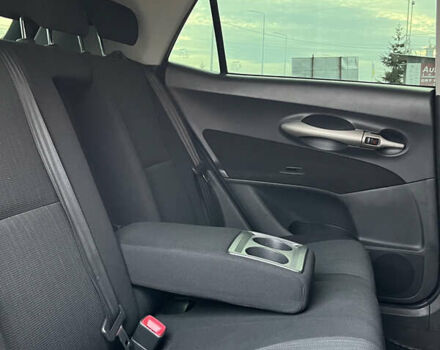 Черный Тойота Аурис, объемом двигателя 1.6 л и пробегом 207 тыс. км за 7200 $, фото 12 на Automoto.ua