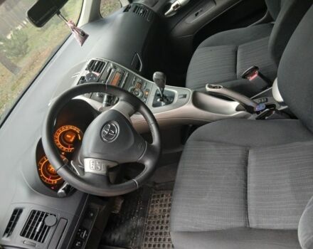 Черный Тойота Аурис, объемом двигателя 1.6 л и пробегом 195 тыс. км за 6200 $, фото 3 на Automoto.ua