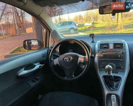Черный Тойота Аурис, объемом двигателя 2 л и пробегом 190 тыс. км за 6800 $, фото 9 на Automoto.ua
