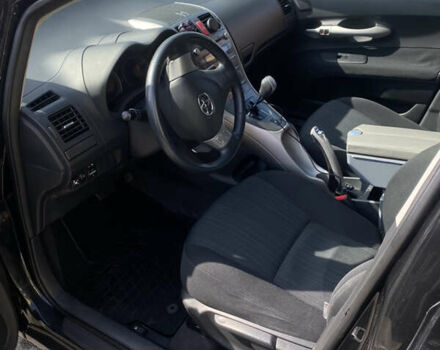 Черный Тойота Аурис, объемом двигателя 1.6 л и пробегом 169 тыс. км за 7500 $, фото 24 на Automoto.ua