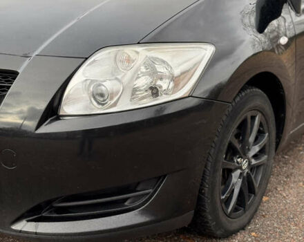 Черный Тойота Аурис, объемом двигателя 1.6 л и пробегом 301 тыс. км за 5999 $, фото 1 на Automoto.ua