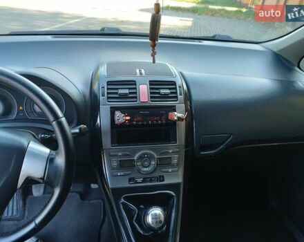 Черный Тойота Аурис, объемом двигателя 1.6 л и пробегом 199 тыс. км за 5950 $, фото 10 на Automoto.ua