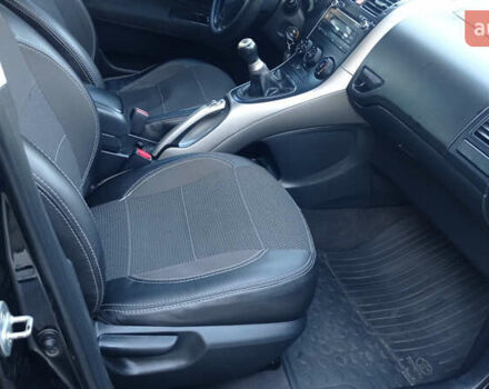 Черный Тойота Аурис, объемом двигателя 1.6 л и пробегом 236 тыс. км за 5900 $, фото 13 на Automoto.ua