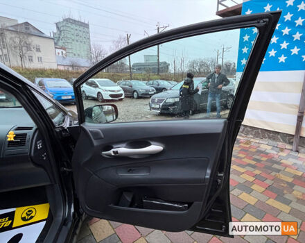 Черный Тойота Аурис, объемом двигателя 1.6 л и пробегом 224 тыс. км за 7400 $, фото 17 на Automoto.ua