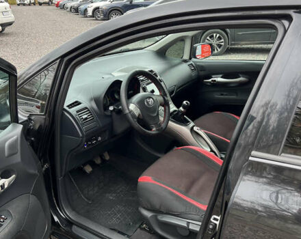 Черный Тойота Аурис, объемом двигателя 1.6 л и пробегом 232 тыс. км за 6350 $, фото 10 на Automoto.ua