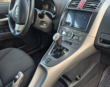 Черный Тойота Аурис, объемом двигателя 1.6 л и пробегом 134 тыс. км за 6900 $, фото 34 на Automoto.ua