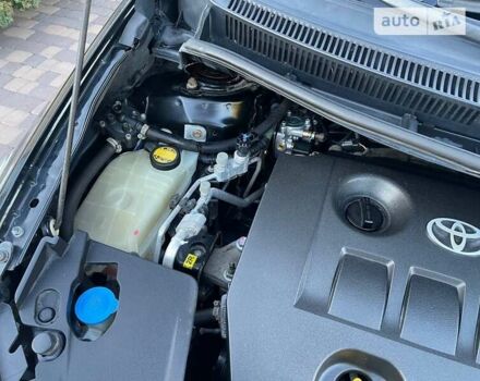 Черный Тойота Аурис, объемом двигателя 1.6 л и пробегом 261 тыс. км за 5950 $, фото 28 на Automoto.ua