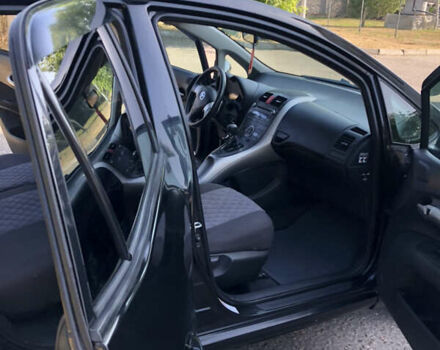 Черный Тойота Аурис, объемом двигателя 1.4 л и пробегом 272 тыс. км за 5900 $, фото 10 на Automoto.ua