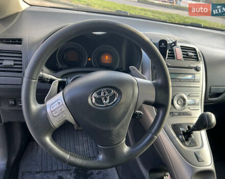 Чорний Тойота Ауріс, об'ємом двигуна 1.6 л та пробігом 115 тис. км за 7800 $, фото 12 на Automoto.ua