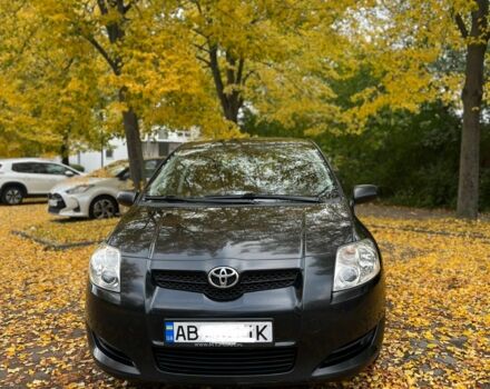 Чорний Тойота Ауріс, об'ємом двигуна 1.4 л та пробігом 3 тис. км за 6300 $, фото 3 на Automoto.ua