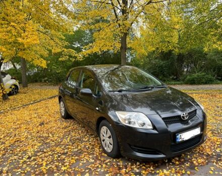 Чорний Тойота Ауріс, об'ємом двигуна 1.4 л та пробігом 3 тис. км за 6300 $, фото 4 на Automoto.ua