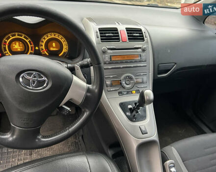 Черный Тойота Аурис, объемом двигателя 1.8 л и пробегом 234 тыс. км за 6100 $, фото 6 на Automoto.ua
