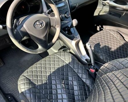 Черный Тойота Аурис, объемом двигателя 1.6 л и пробегом 180 тыс. км за 7200 $, фото 11 на Automoto.ua