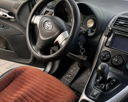 Черный Тойота Аурис, объемом двигателя 1.6 л и пробегом 180 тыс. км за 6600 $, фото 10 на Automoto.ua