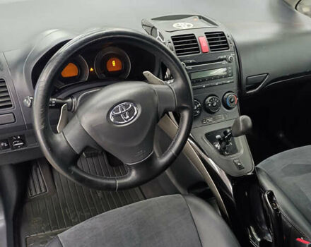 Чорний Тойота Ауріс, об'ємом двигуна 1.6 л та пробігом 187 тис. км за 6200 $, фото 18 на Automoto.ua