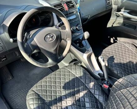 Черный Тойота Аурис, объемом двигателя 1.6 л и пробегом 180 тыс. км за 7200 $, фото 10 на Automoto.ua