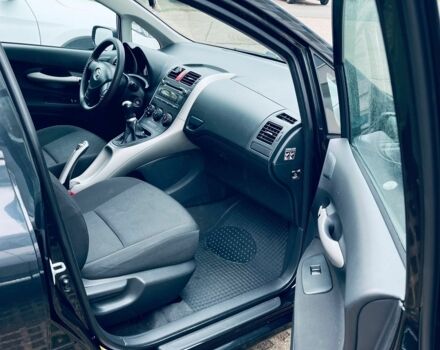 Чорний Тойота Ауріс, об'ємом двигуна 1.4 л та пробігом 3 тис. км за 6300 $, фото 11 на Automoto.ua