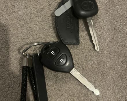 Чорний Тойота Ауріс, об'ємом двигуна 1.4 л та пробігом 3 тис. км за 6300 $, фото 7 на Automoto.ua