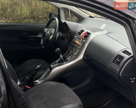 Черный Тойота Аурис, объемом двигателя 1.6 л и пробегом 218 тыс. км за 7000 $, фото 16 на Automoto.ua