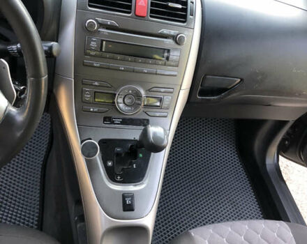 Черный Тойота Аурис, объемом двигателя 1.4 л и пробегом 272 тыс. км за 5900 $, фото 16 на Automoto.ua