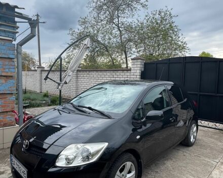 Чорний Тойота Ауріс, об'ємом двигуна 1.6 л та пробігом 180 тис. км за 6700 $, фото 1 на Automoto.ua