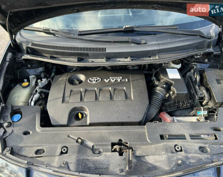 Чорний Тойота Ауріс, об'ємом двигуна 1.6 л та пробігом 115 тис. км за 7800 $, фото 18 на Automoto.ua