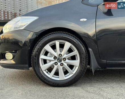 Черный Тойота Аурис, объемом двигателя 1.6 л и пробегом 113 тыс. км за 7400 $, фото 9 на Automoto.ua