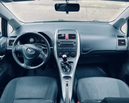 Чорний Тойота Ауріс, об'ємом двигуна 1.4 л та пробігом 3 тис. км за 6300 $, фото 8 на Automoto.ua