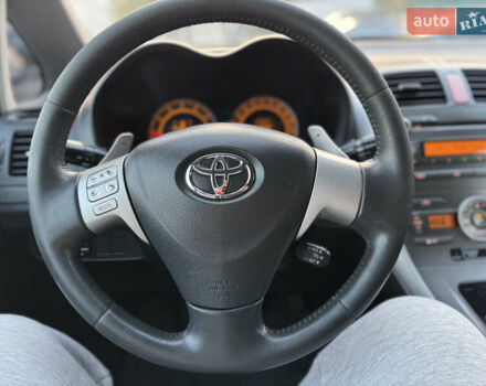 Черный Тойота Аурис, объемом двигателя 1.6 л и пробегом 113 тыс. км за 7400 $, фото 24 на Automoto.ua