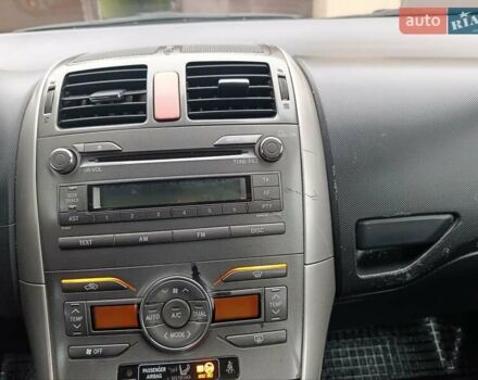 Чорний Тойота Ауріс, об'ємом двигуна 1.6 л та пробігом 154 тис. км за 6700 $, фото 9 на Automoto.ua