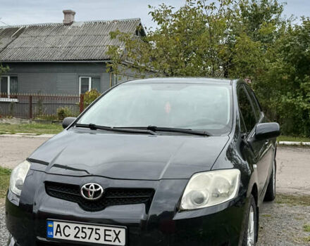 Черный Тойота Аурис, объемом двигателя 1.6 л и пробегом 173 тыс. км за 6100 $, фото 2 на Automoto.ua