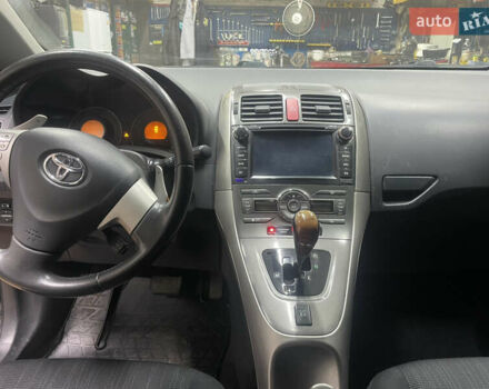 Чорний Тойота Ауріс, об'ємом двигуна 1.6 л та пробігом 192 тис. км за 5850 $, фото 4 на Automoto.ua