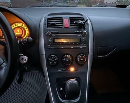 Чорний Тойота Ауріс, об'ємом двигуна 1.6 л та пробігом 166 тис. км за 6200 $, фото 12 на Automoto.ua