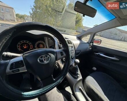 Черный Тойота Аурис, объемом двигателя 1.6 л и пробегом 188 тыс. км за 7500 $, фото 11 на Automoto.ua