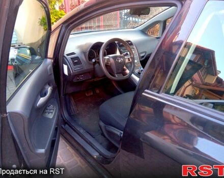 Черный Тойота Аурис, объемом двигателя 1.8 л и пробегом 245 тыс. км за 11200 $, фото 7 на Automoto.ua