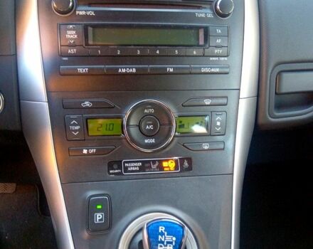 Черный Тойота Аурис, объемом двигателя 1.8 л и пробегом 245 тыс. км за 11200 $, фото 6 на Automoto.ua