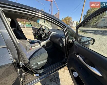 Черный Тойота Аурис, объемом двигателя 1.6 л и пробегом 188 тыс. км за 7500 $, фото 6 на Automoto.ua