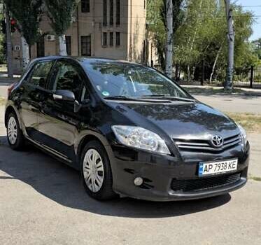 Черный Тойота Аурис, объемом двигателя 1.3 л и пробегом 199 тыс. км за 7300 $, фото 6 на Automoto.ua