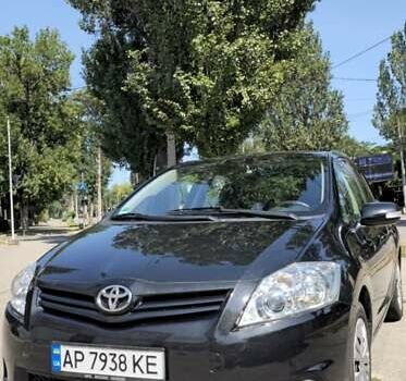 Черный Тойота Аурис, объемом двигателя 1.3 л и пробегом 199 тыс. км за 7300 $, фото 5 на Automoto.ua